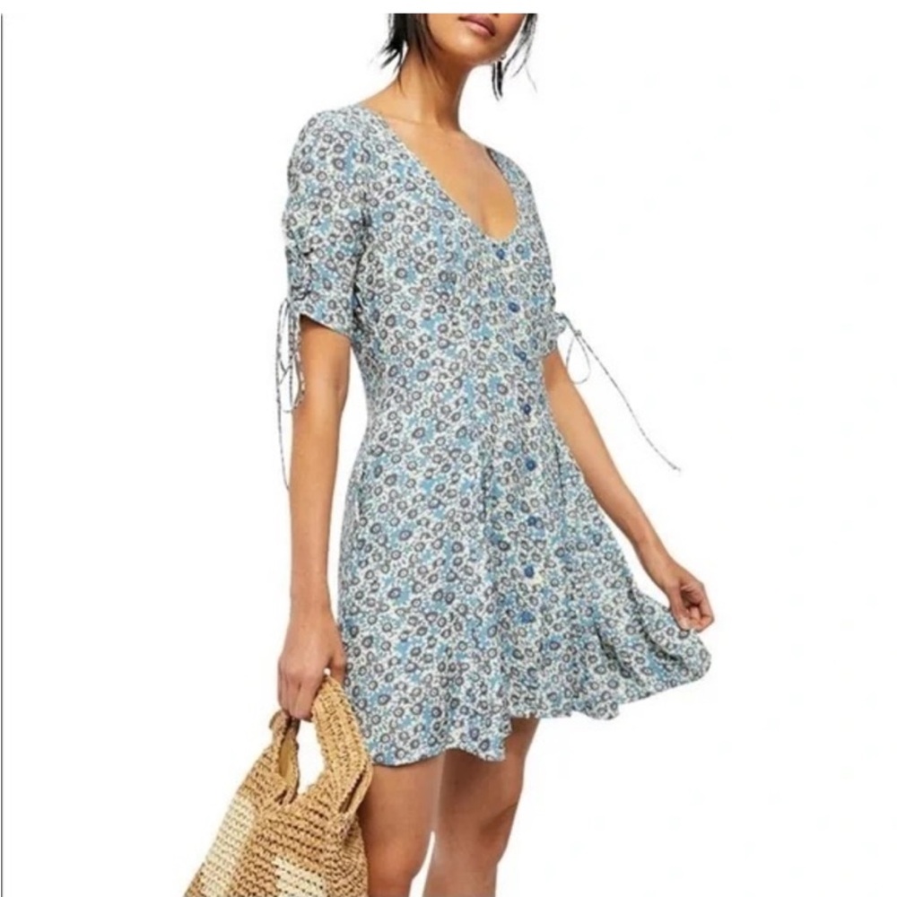 🌼FREE PEOPLE LACED UP MINI DRESS🌼